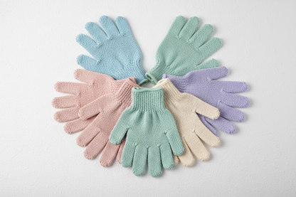 5 pairs of exfoliating gloves spread as display
